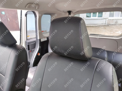 Чехлы на сиденья Toyota Tank/Roomy, Daihatsu Thor, Subaru Justy, 2016-2020, вырезы для столиков, экокожа черная