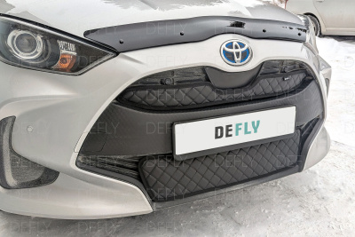 Утеплитель радиатора для Toyota Yaris (XP210), 2019-2023, экокожа черная