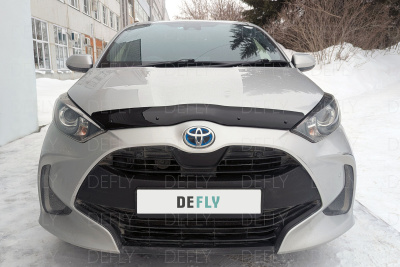 Утеплитель радиатора для Toyota Yaris (XP210), 2019-2023, экокожа черная